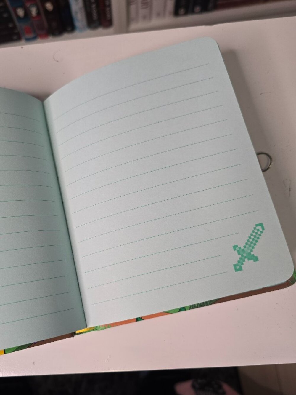 MINECRAFT Mobs Glow-in-the-Dark Lock & Key Notebook - Picture 7 of 8
